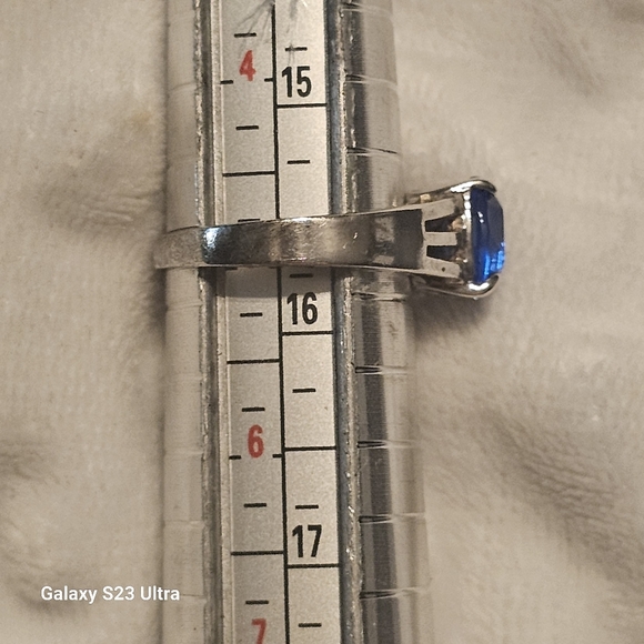 Sterling Silver Ring with Blue Gemstone - Picture 3 of 4